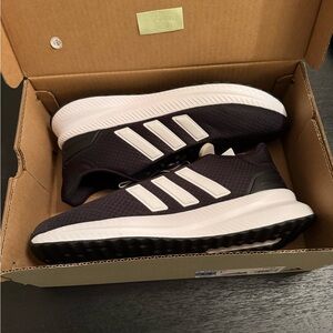 NWT Adidas Men's Black and White Sneakers